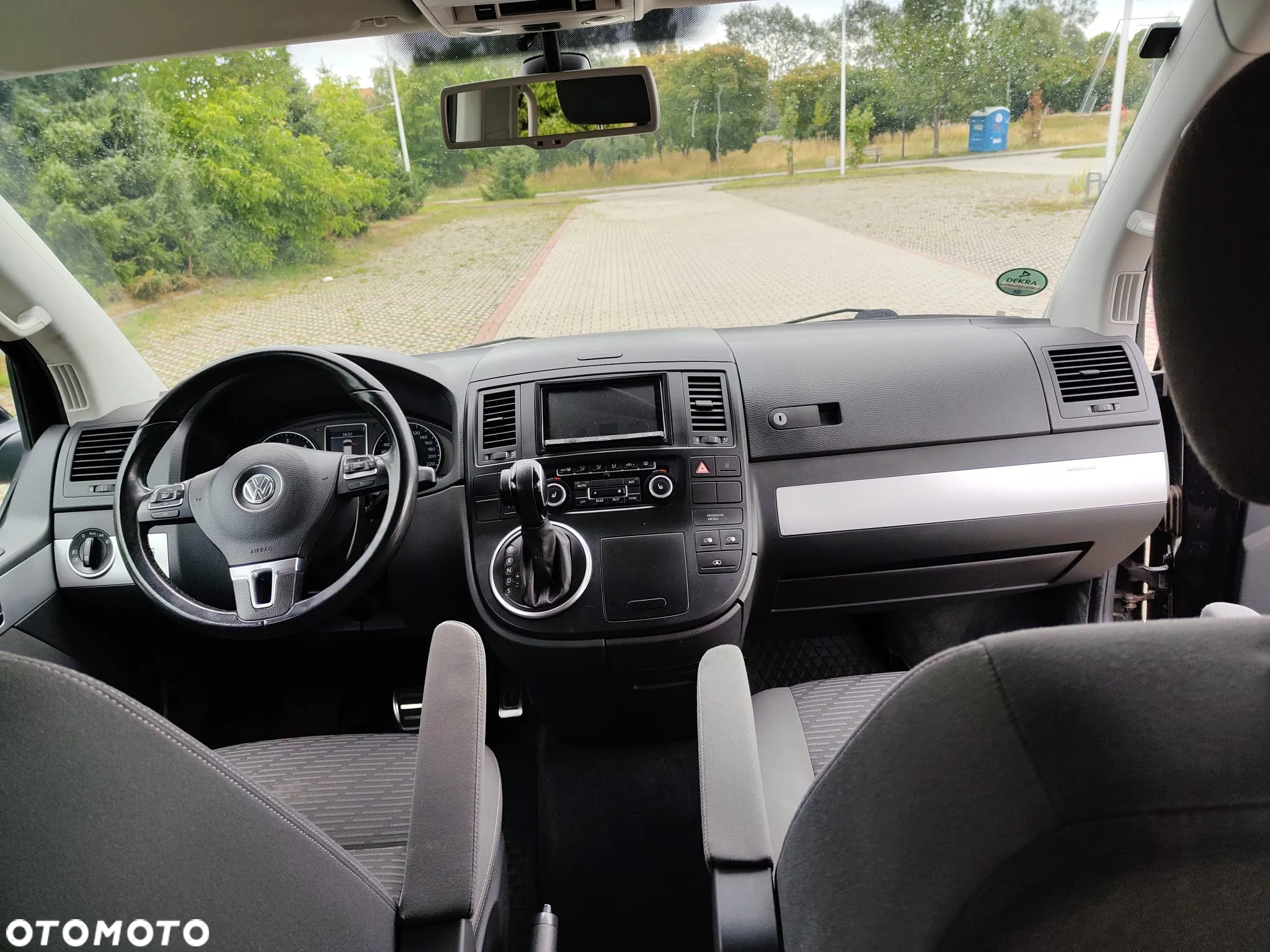 Volkswagen Multivan - 11