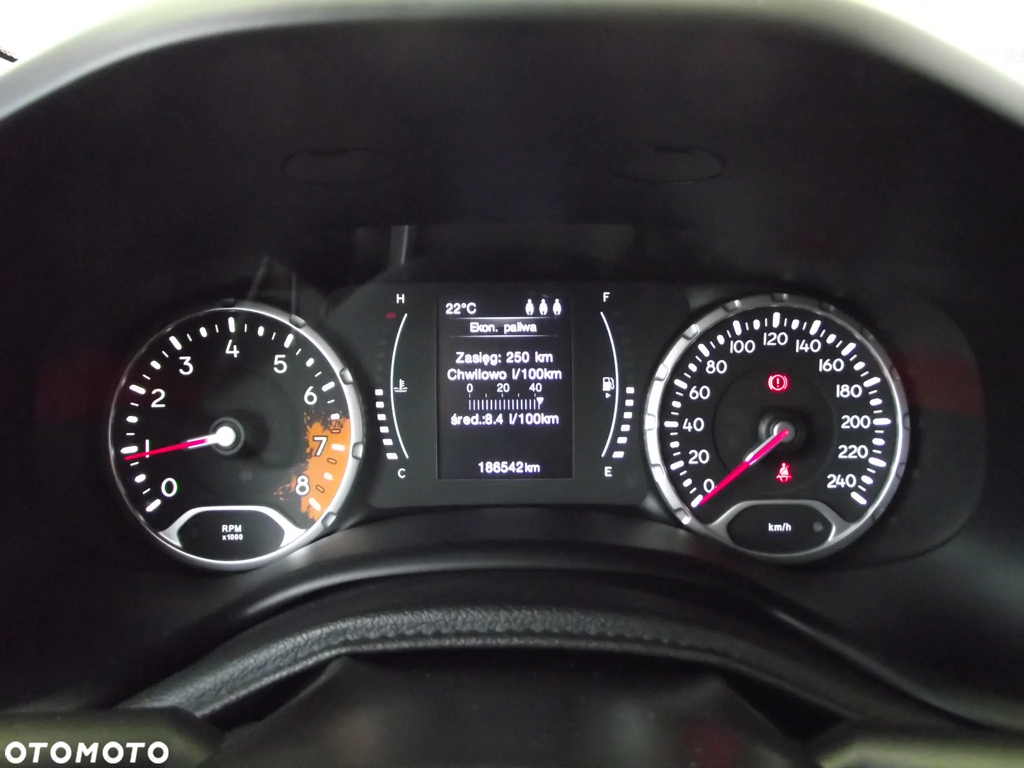 Jeep Renegade 1.6 E-TorQ Sport FWD - 24