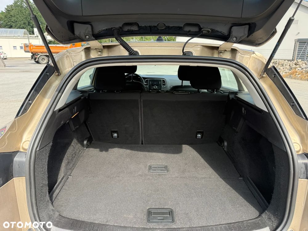 Renault Megane ENERGY TCe 100 EXPERIENCE - 9