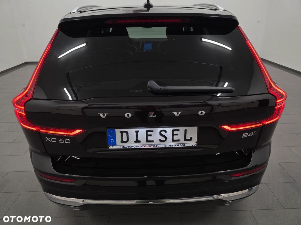 Volvo XC 60 B4 D AWD Ultimate Bright - 36