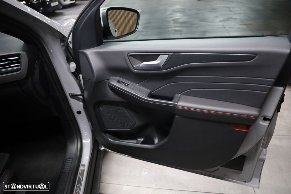 Ford Kuga 2.5 PHEV ST-Line X - 36