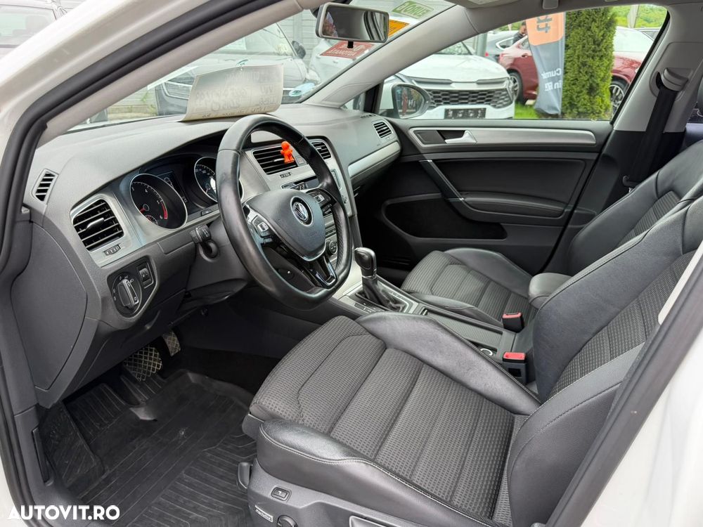 Volkswagen Golf - 9