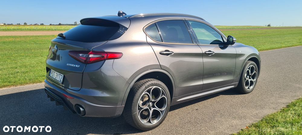 Alfa Romeo Stelvio 2.0 Turbo 16V AT8-Q4 Ti - 5