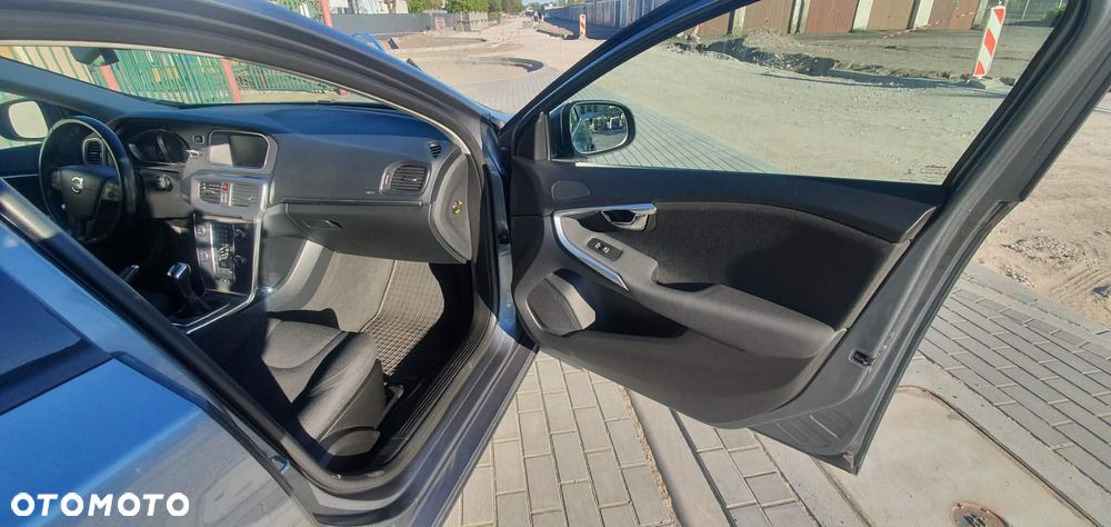 Volvo V40 T2 - 11