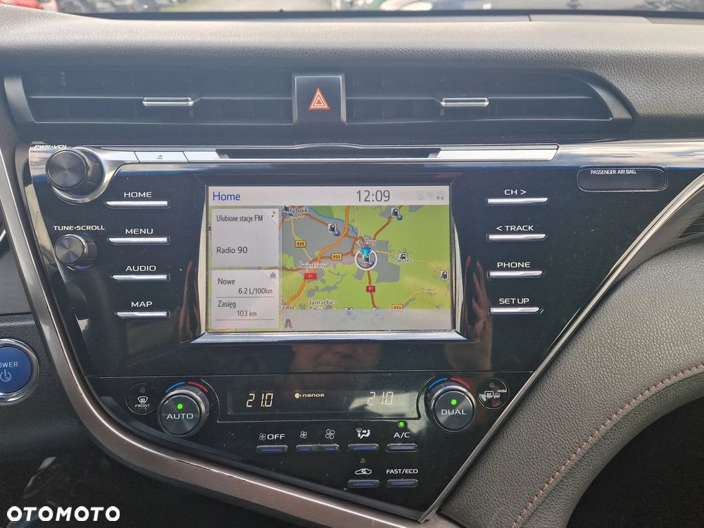 Toyota Camry Luxury - 20