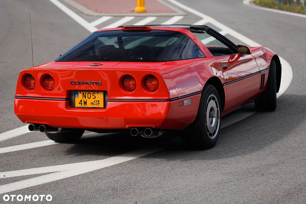Chevrolet Corvette - 14