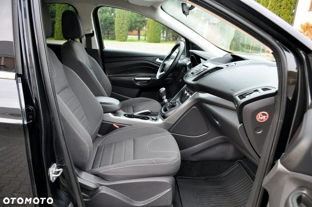 Ford Kuga - 17