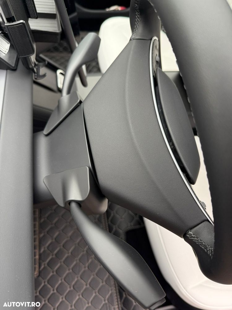 Tesla Model 3 - 8