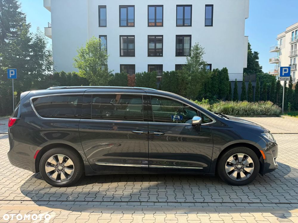 Chrysler Pacifica - 5