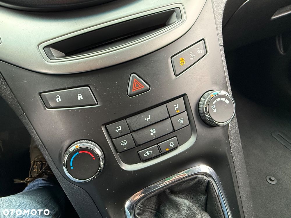 Chevrolet Orlando - 35