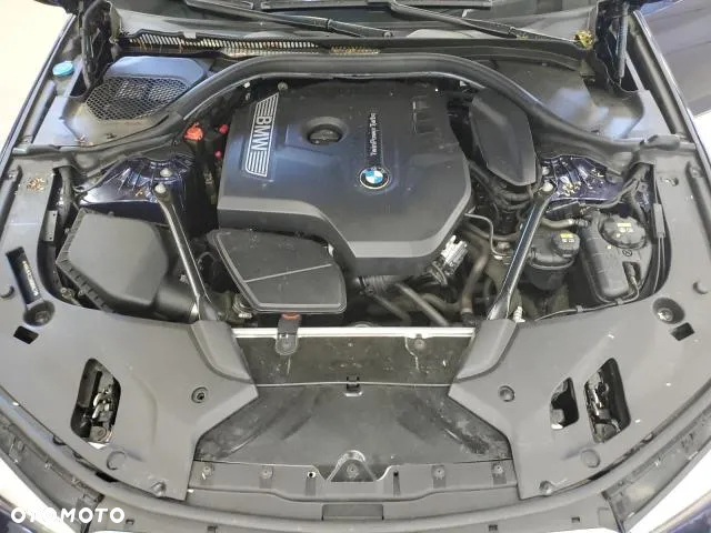 BMW Seria 5 530i xDrive Sport Line sport - 12