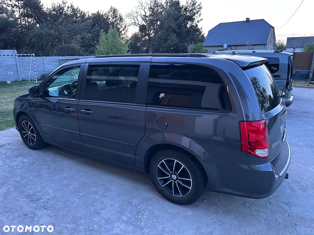 Dodge Grand Caravan 3.6 R/T - 6