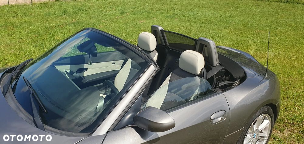 BMW Z4 2.5i - 8