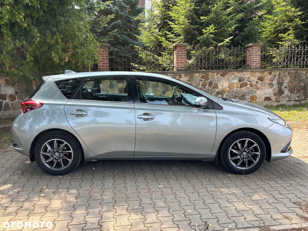 Toyota Auris 1.6 Premium MS - 5