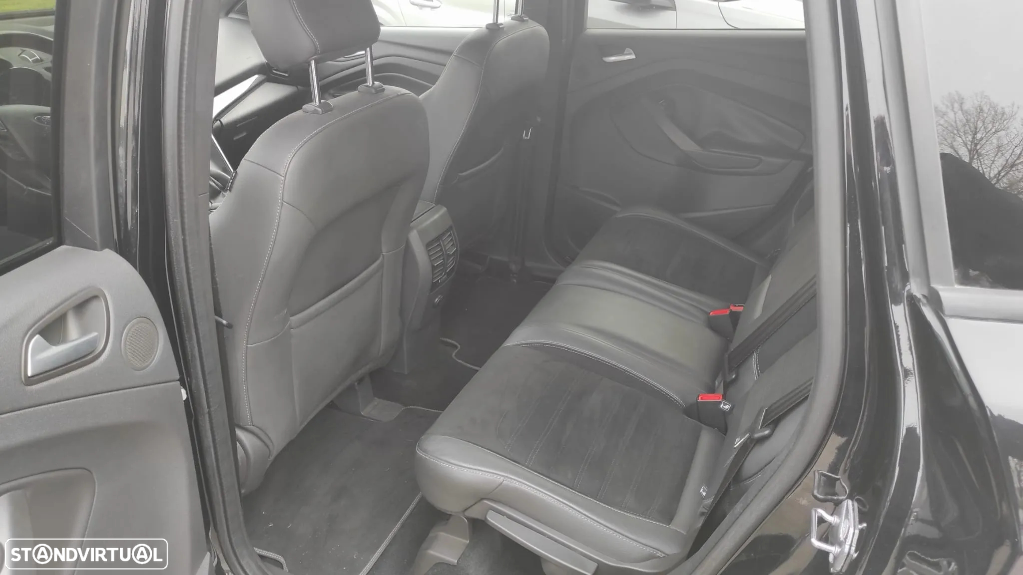 Ford Kuga 1.5 TDCi ST-Line - 10
