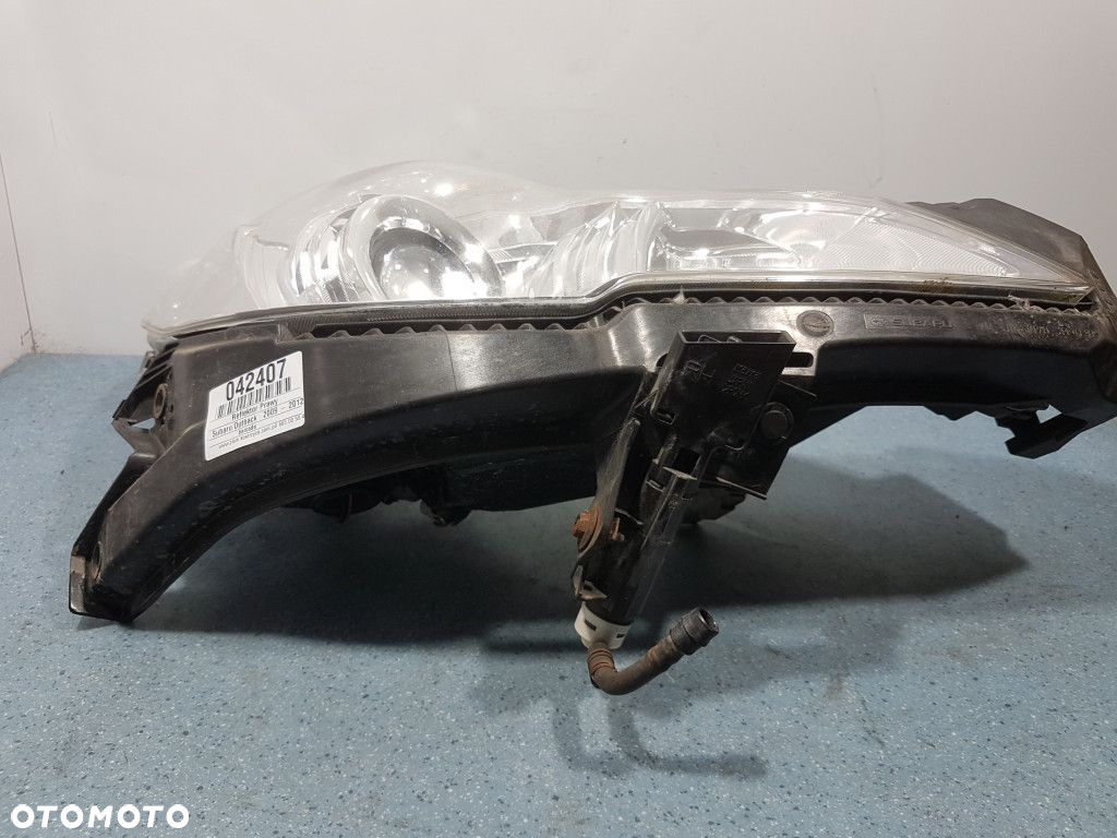 SUBARU OUTBACK IV REFLEKTOR PRAWY XENON EU - 2