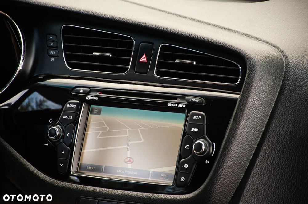 Kia Ceed 1.6 GDI ISG SW Platinum Edition - 20