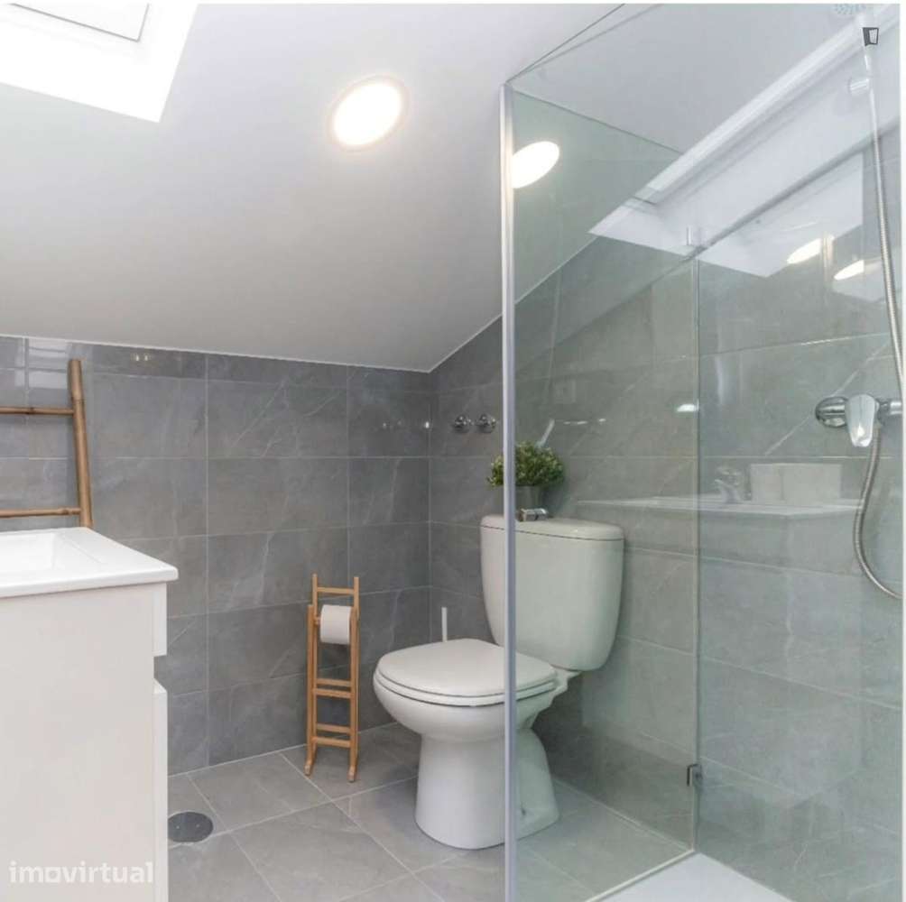 Quarto - localizado em Coimbra - Grande imagem: 2/8
