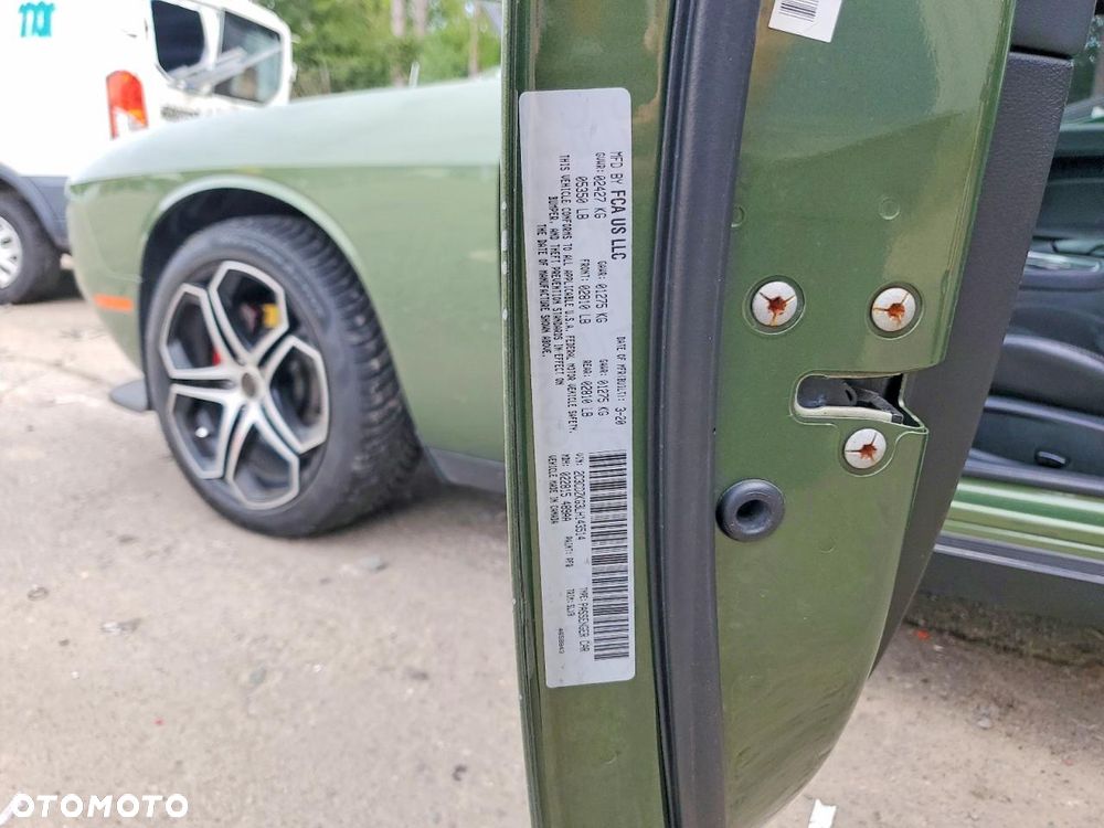 Dodge Challenger - 13