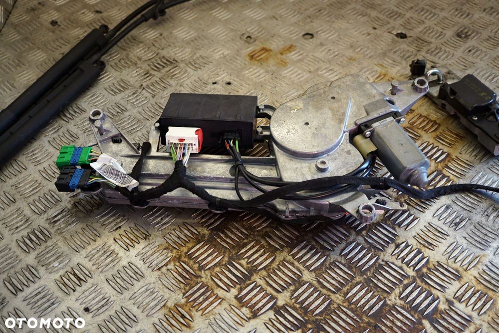 SIŁOWNIK ELEKTRYCZNY KLAPY BAGAŻNIKA C5 III X7 KOMBI 9661797080 9661840680 CITROEN 2008-2017 - 9