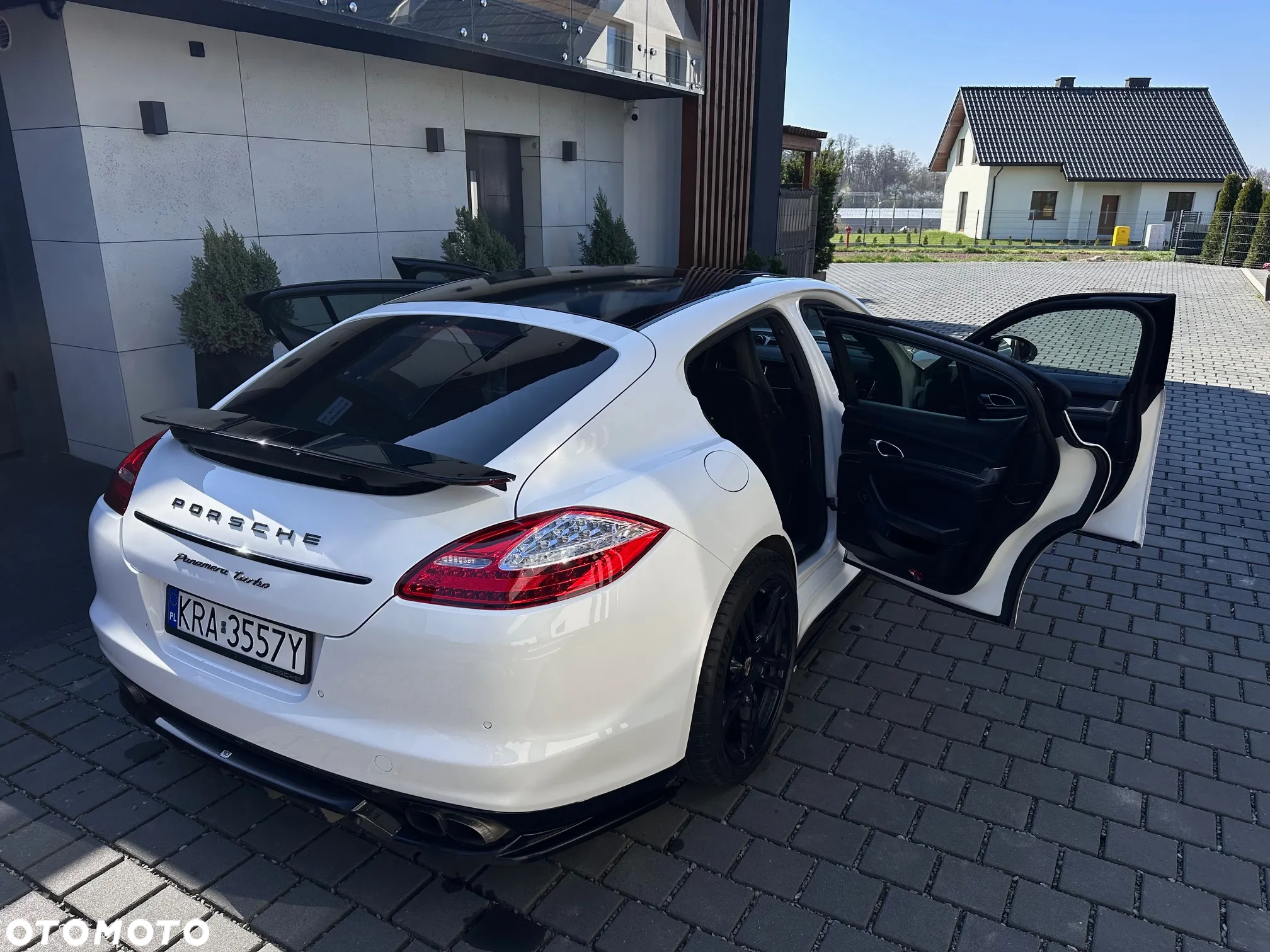 Porsche Panamera Turbo - 34