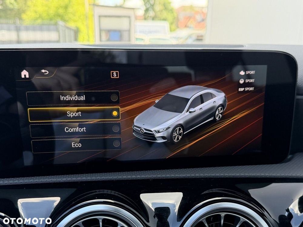 Mercedes-Benz Klasa A 180 AMG Line 7G-DCT - 40