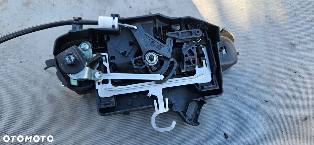 Kaseta mocowanie klamki lewy prawy przód tył Fiat Croma 2006r 51734943 51734942 51734935 51734934 - 4