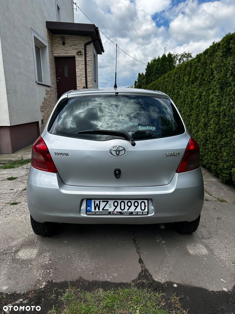 Toyota Yaris - 4