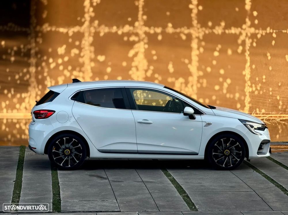 Renault Clio - 32