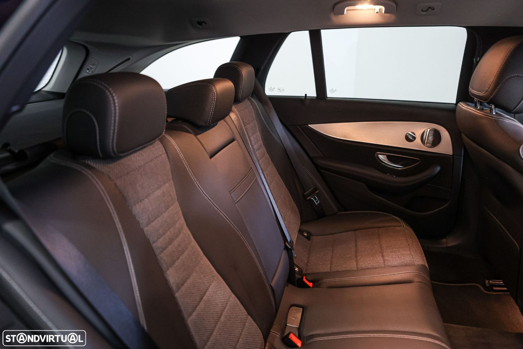 Mercedes-Benz E 300 de AMG Line - 16