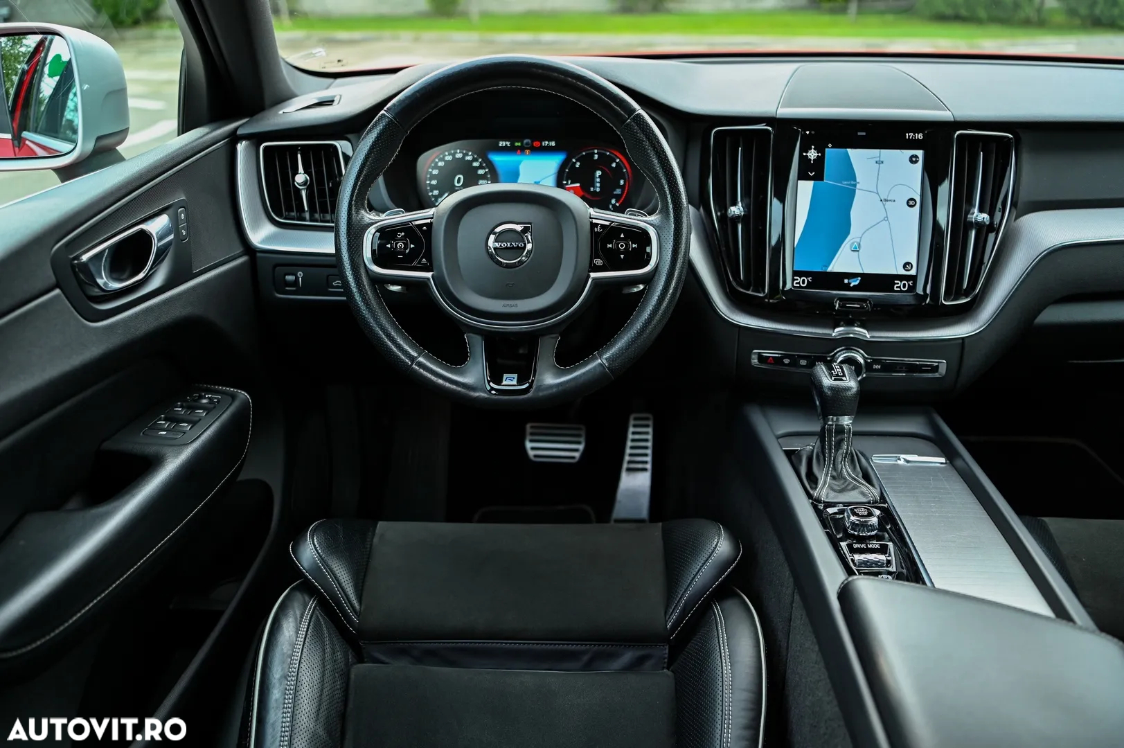 Volvo XC 60 D4 AWD Geartronic RDesign - 30
