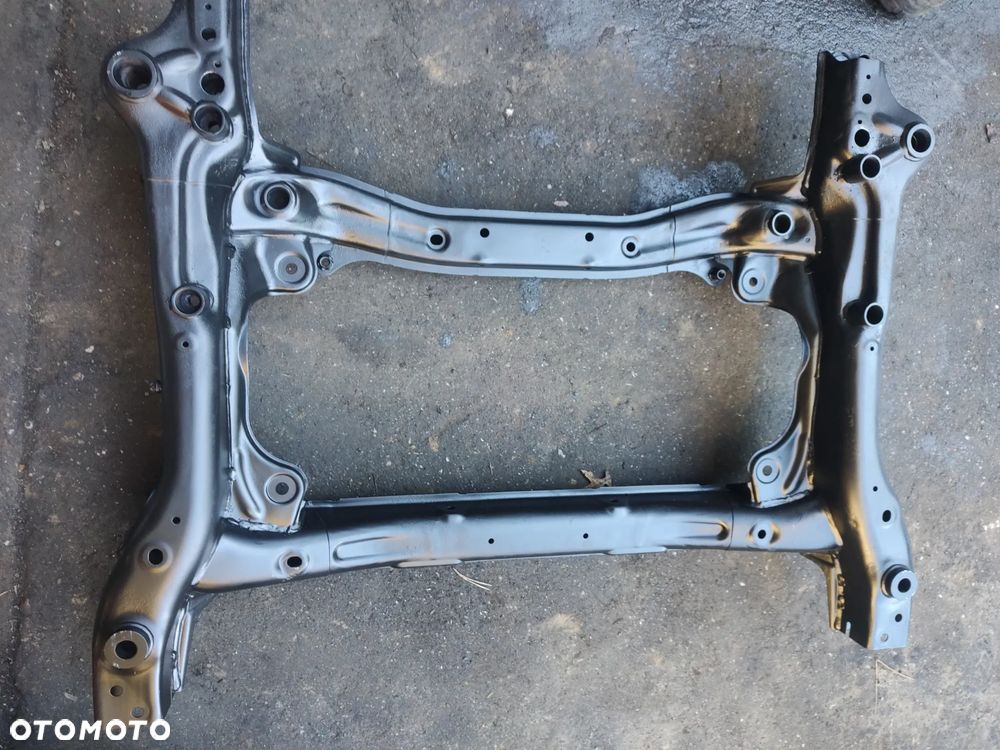 MERCEDES C W206 AMG  WÓZEK SANKI ŁAWA TRAWERS PRZÓD - 2