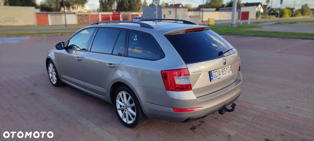 Skoda Octavia 2.0 TDI Elegance DSG - 4