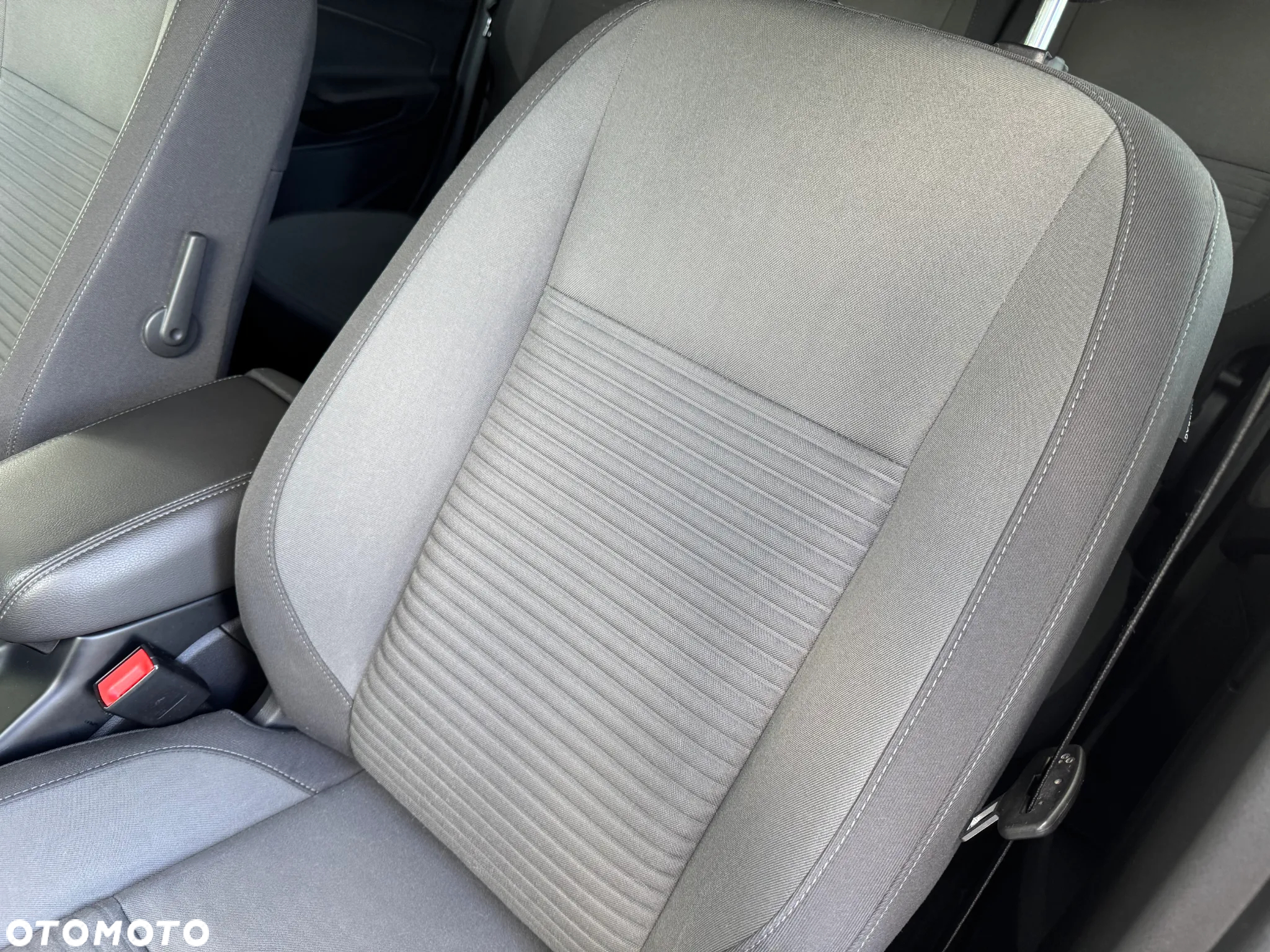 Ford C-MAX 1.5 EcoBoost Start-Stop-System COOL&CONNECT - 27