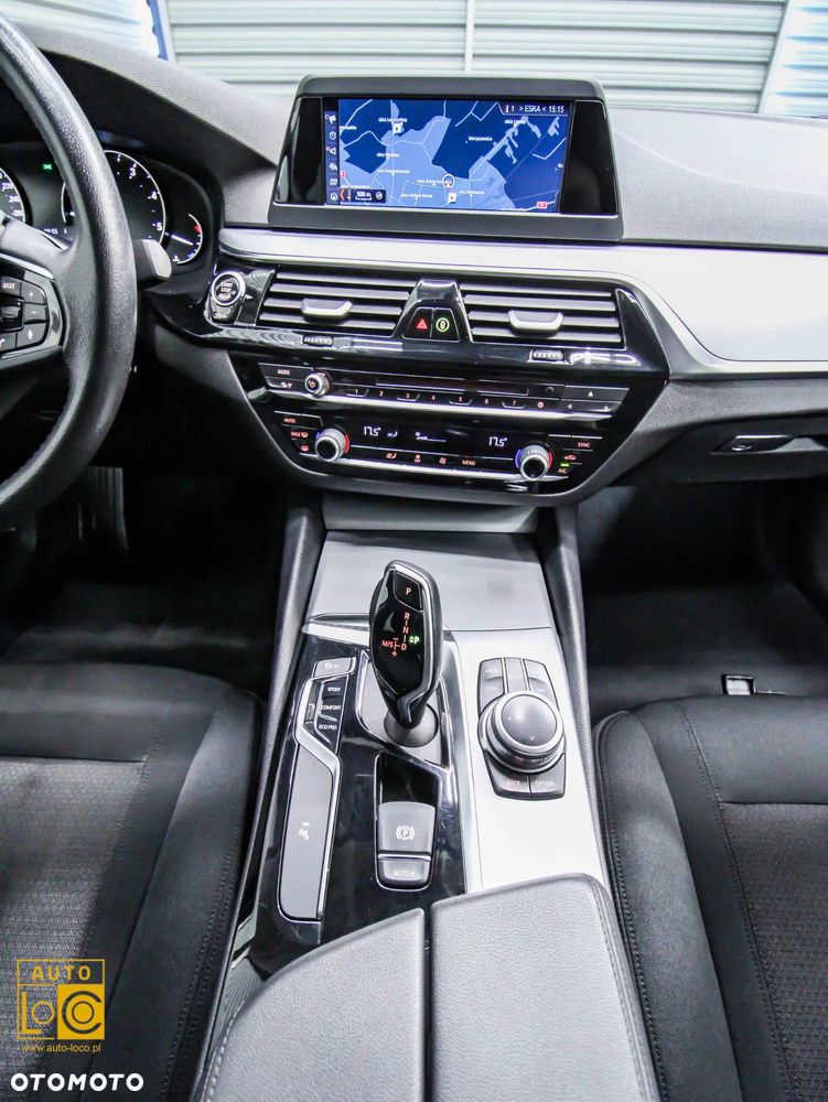 BMW Seria 5 518d - 16