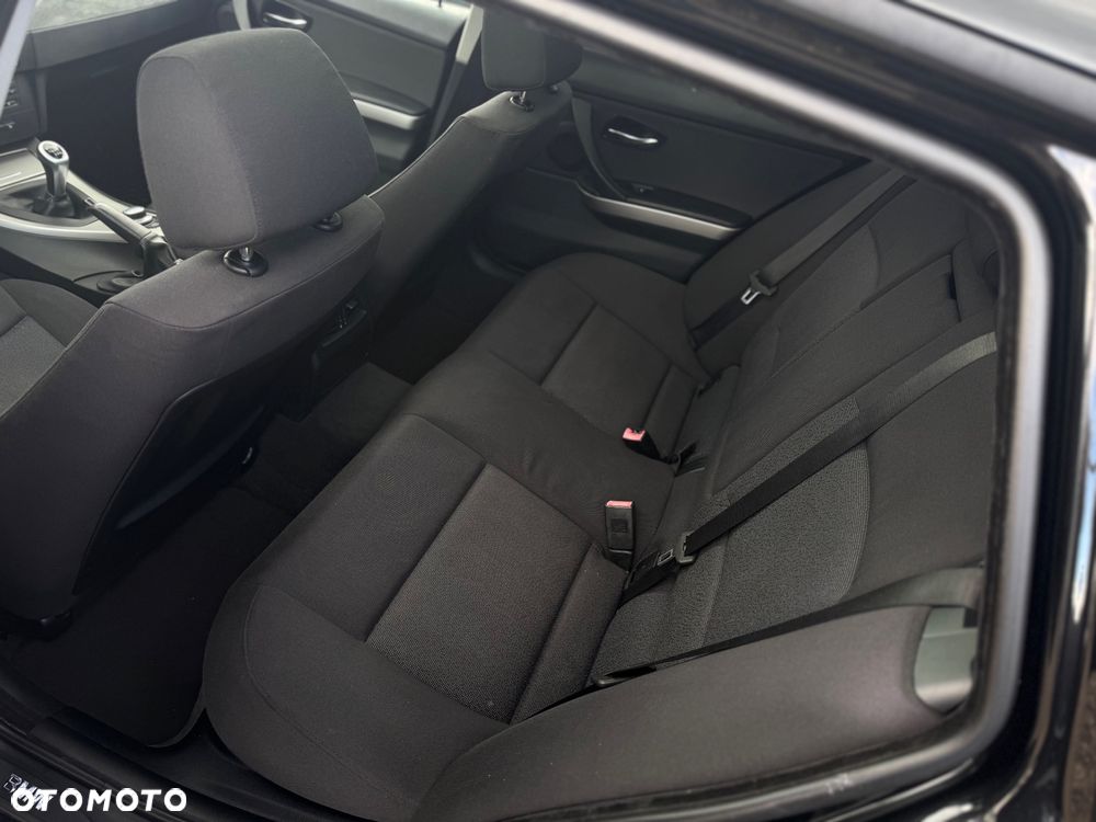 BMW Seria 3 318d DPF - 25