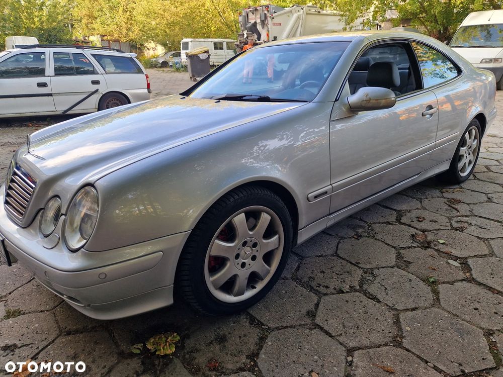 Mercedes-Benz CLK - 27