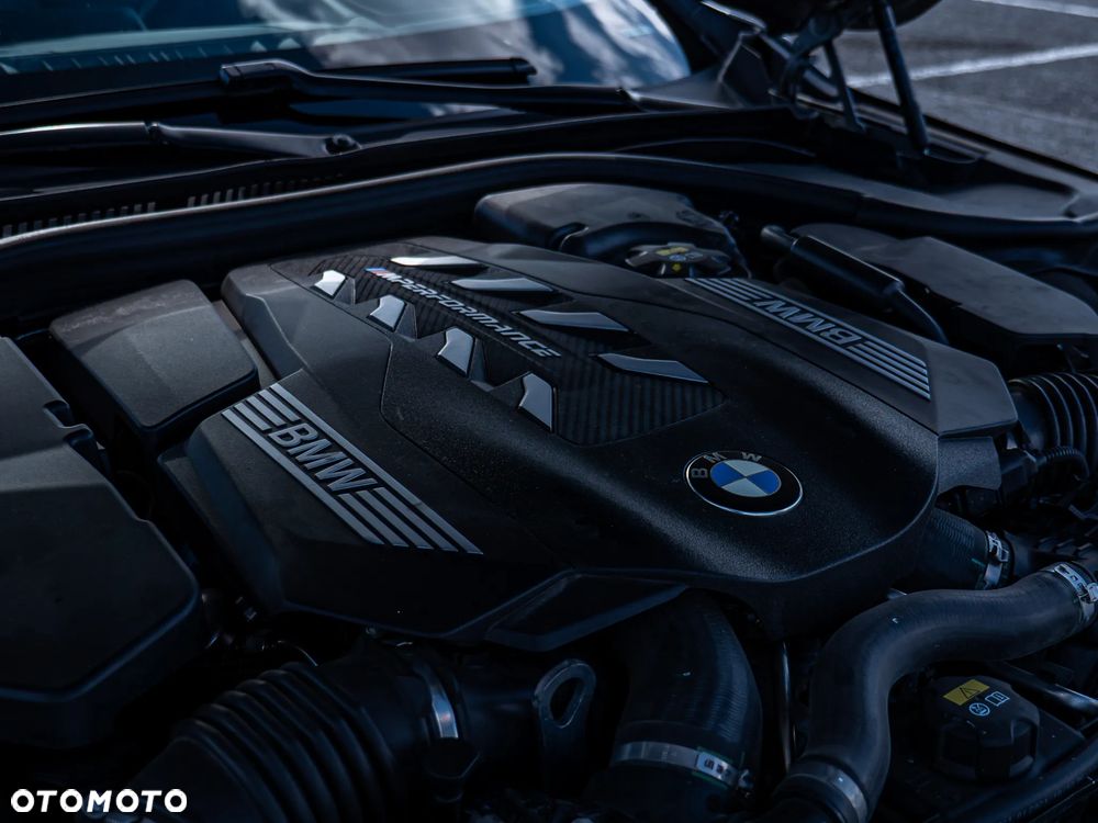 BMW Seria 8 - 22