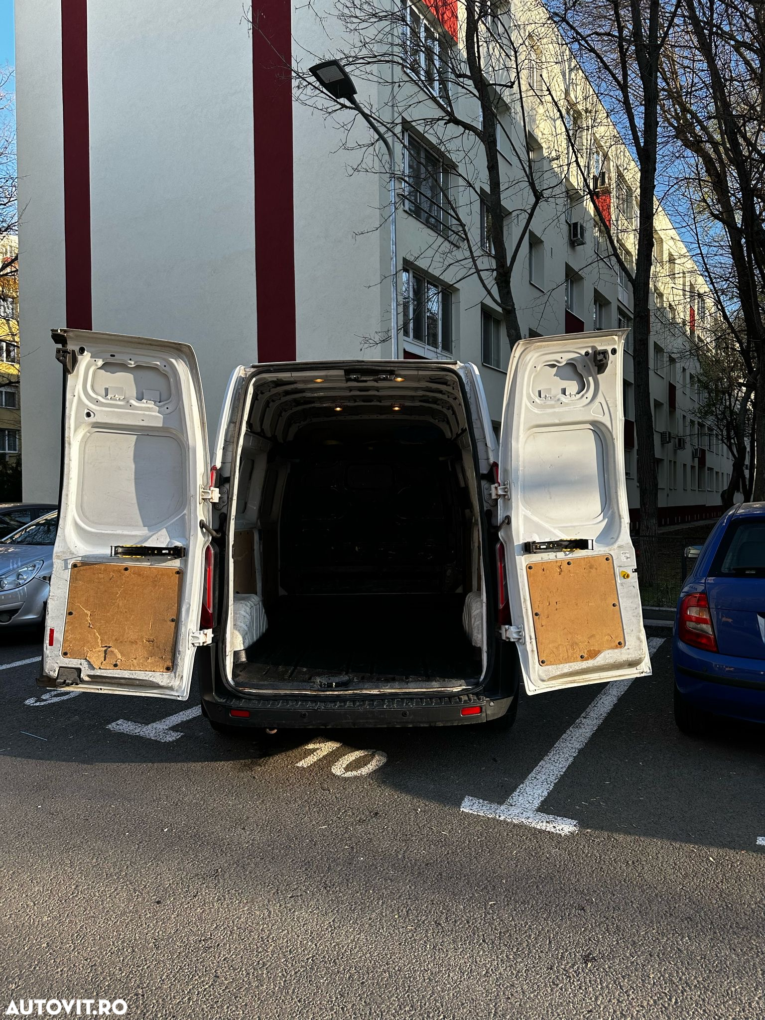 Ford Transit Custom - 13