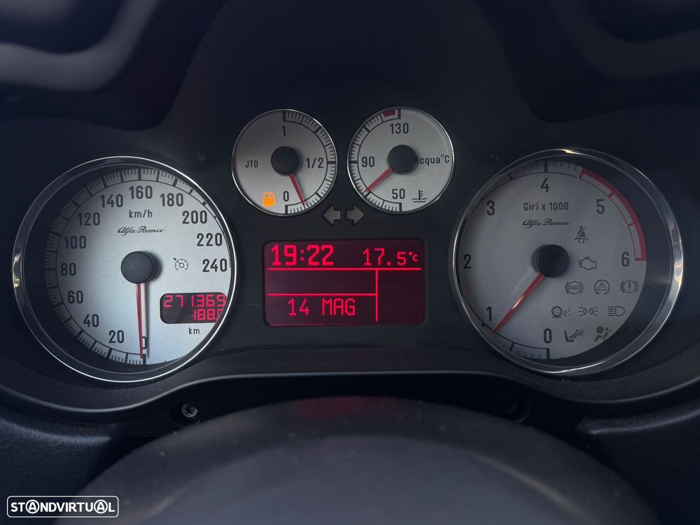 Alfa Romeo 147 1.9 JTD 16V Distinctive - 8
