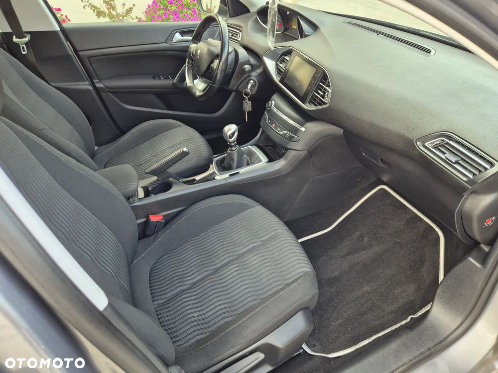 Peugeot 308 2016 photo 5