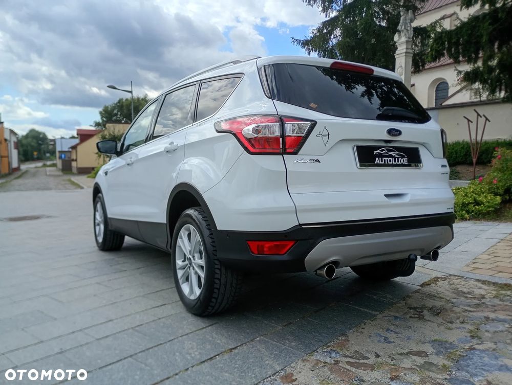 Ford Kuga 1.5 EcoBoost 2x4 Titanium - 4