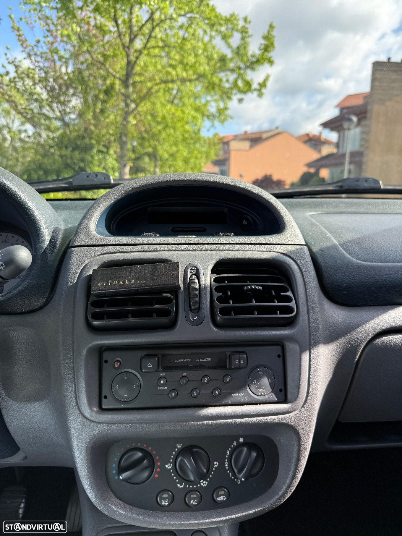Renault Clio 1.4 16V Initiale - 20