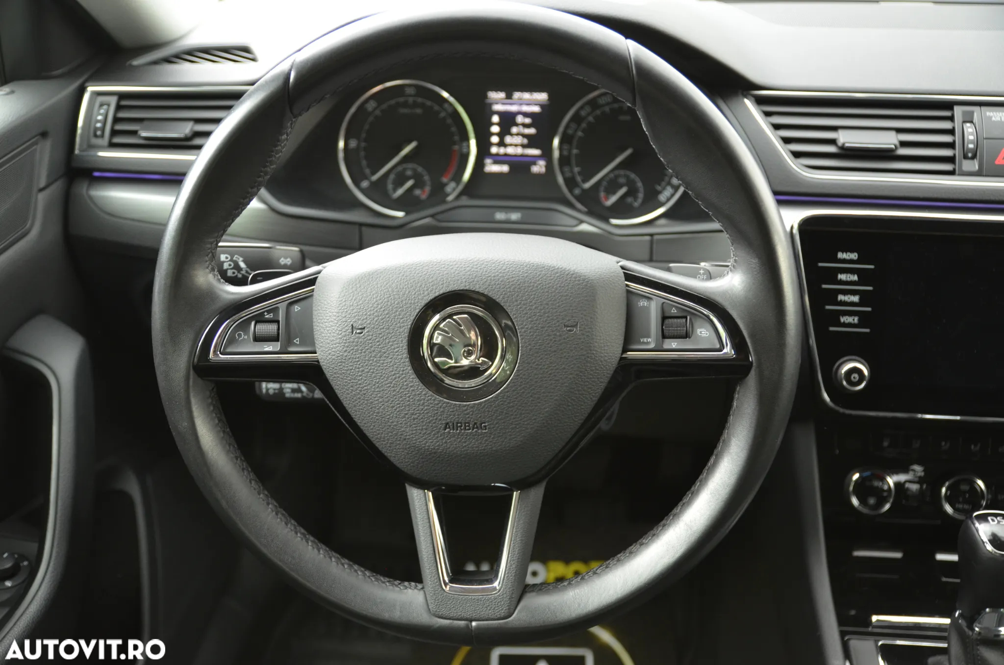 Skoda Superb 2.0 TDI DSG Style - 34