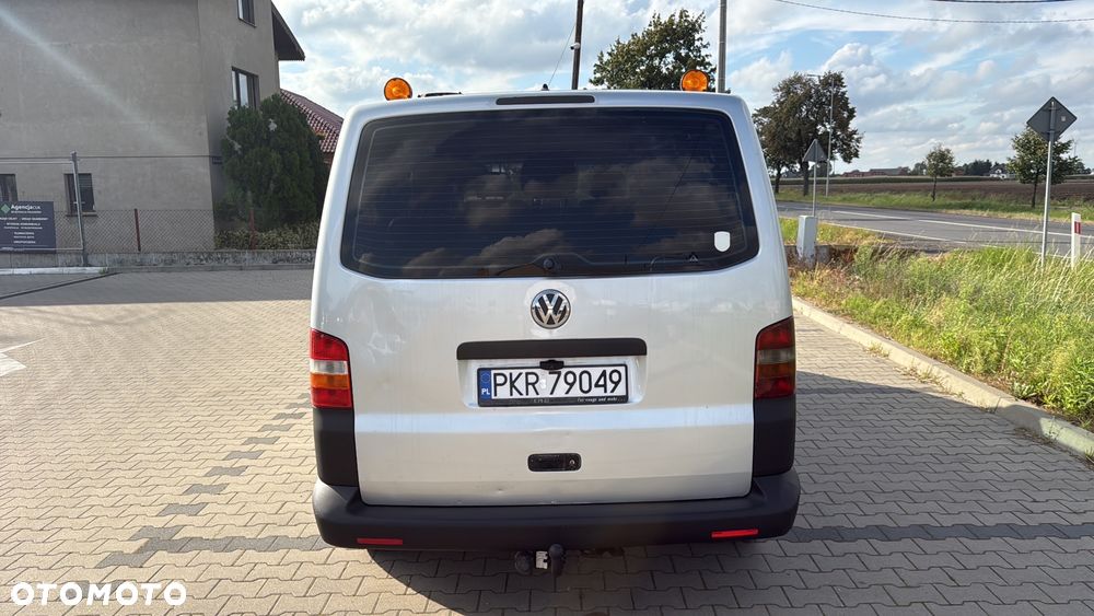 Volkswagen Caravelle - 7