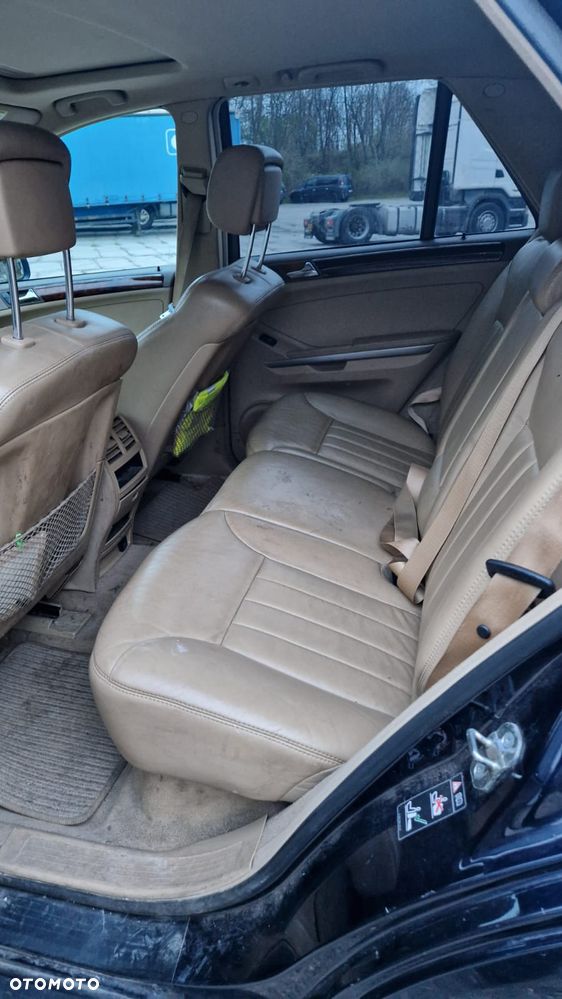 Mercedes-Benz ML - 10