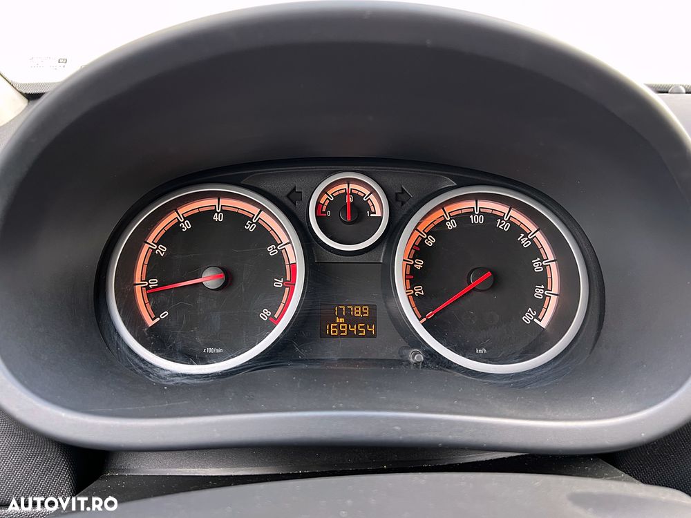 Opel Corsa 1.2 16V - 8