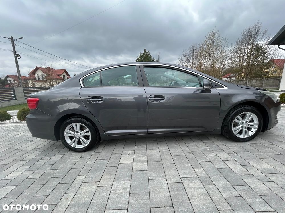 Toyota Avensis 1.8 Sol - 25