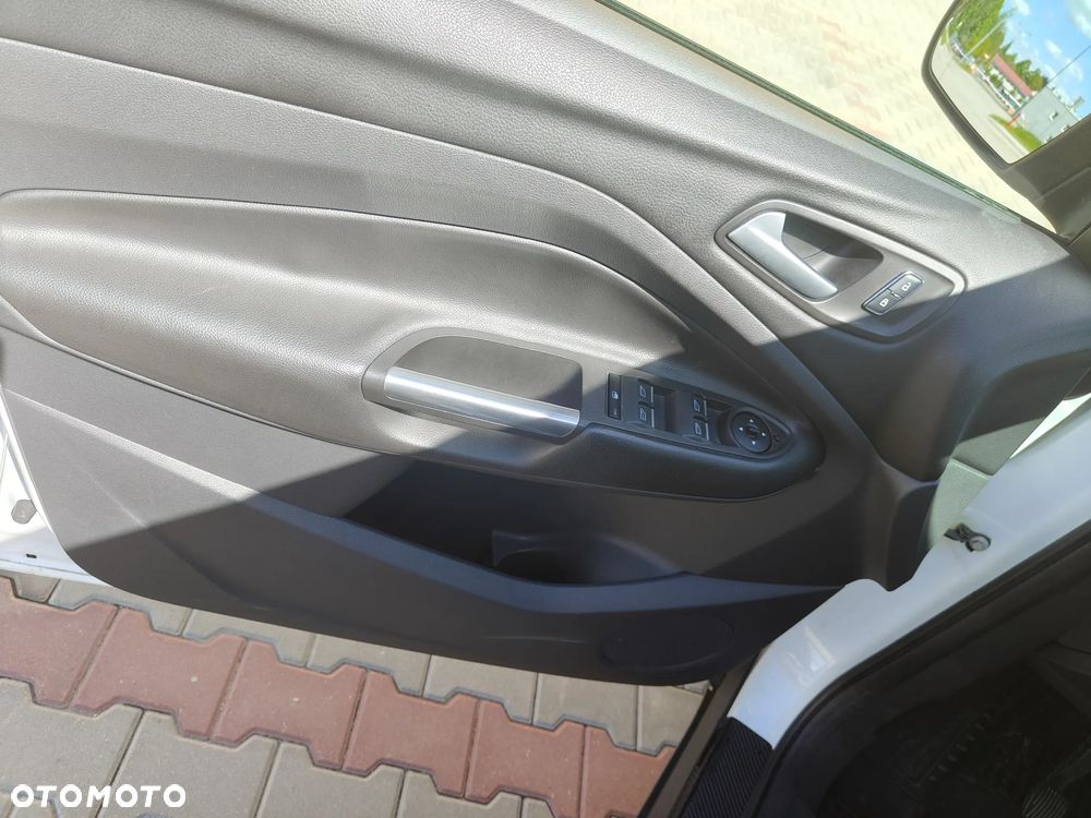 Ford Kuga 1.5 EcoBoost 2x4 Trend - 21