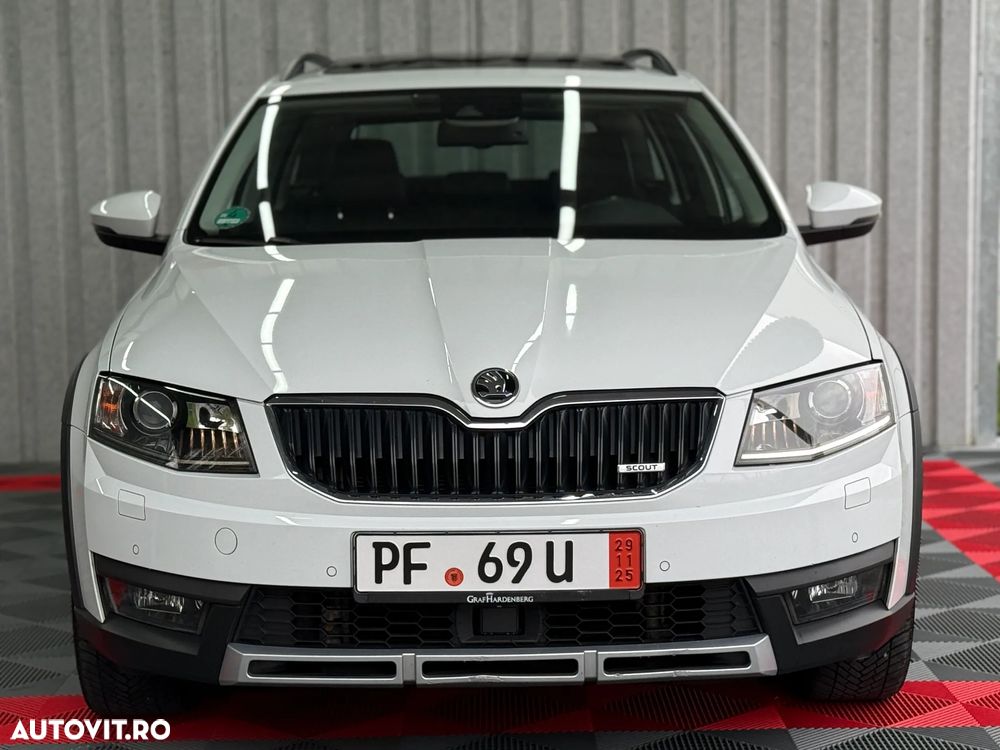 Skoda Octavia Combi 2.0 TDI 4x4 DSG Scout - 9